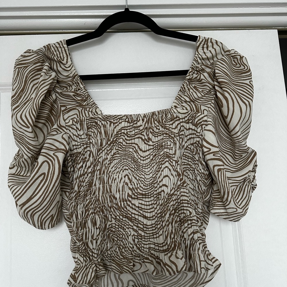 Open Edit Blouse - Picture 2 of 2